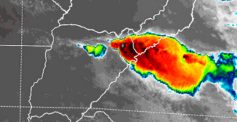 Tormentas fuertes intensas lluvias granizo y ráfagas emiten Aviso