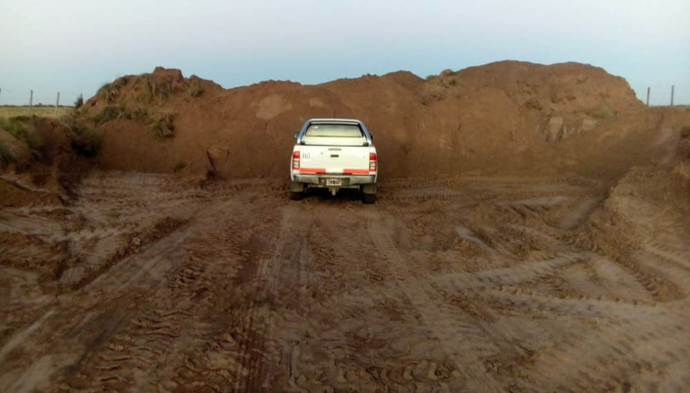 chata-terraplen-san-luis-camino-rural