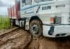 Indignación: transportistas desoyen la prohibición y dañan caminos rurales tras las lluvias