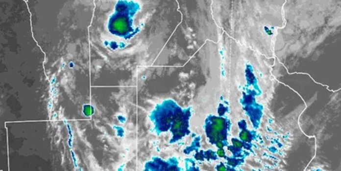 Imagen satelital de tormentas fuertes con lluvias intensas y actividad convectiva sobre Córdoba bajo aviso meteorológico a corto plazo