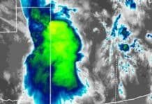 Emiten tres avisos meteorológicos vigentes anticipan lluvias intensas en cortos períodos, con viento fuerte y posible caída de granizo Imagen satelital que muestra un sistema de tormentas intensas con núcleos de alta actividad sobre cuatro provincias, asociado a lluvias fuertes, ráfagas y posible granizo.