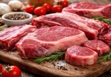 Carne de burro a $7.500/kg: nueva alternativa en la Patagonia busca reemplazar a la oveja en crisis Cortes de carne de burro presentados sobre tabla de madera, alternativa cárnica en la Patagonia con precio más bajo que la carne vacuna
