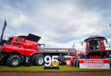 Case IH despliega tecnología y conecta el agro digital en Innovar 2026 Cosechadoras Case IH en exhibición durante Innovar 2026 en Paraguay, con maquinaria agrícola de alta tecnología en un stand a campo