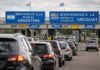 Controles en la frontera se refuerzan tras el paso de más de 1 millón de personas y buscan agilizar comercio y turismo Paso fronterizo entre Argentina y Uruguay con vehículos en fila y controles aduaneros, clave para el comercio y el tránsito internacional.