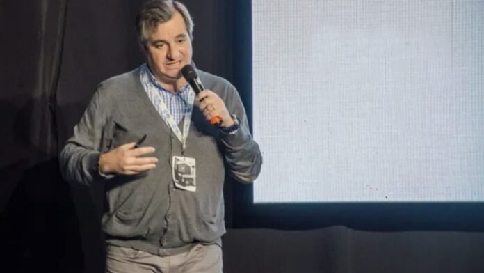 juan-pablo-cosentino-cda-2026-digitalizacion-agro-conferencia-ruralnet Juan Pablo Cosentino exponiendo en conferencia sobre digitalización y transformación en el agro durante el Congreso CDA 2026.