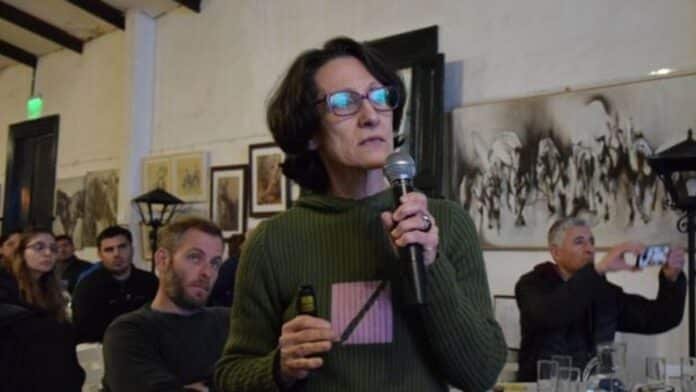 María Elena Otegui, investigadora del CONICET e INTA, durante una exposición técnica sobre producción de maíz en Argentina.