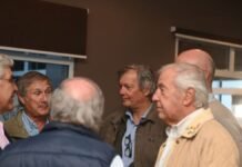 El agua vuelve a exponer la crisis: productores denuncian falta de obras y abandono en el interior Productores agropecuarios reunidos en General Villegas analizando la problemática de infraestructura y exceso de agua