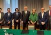 Acuerdo clave para exportar más: el agro busca abrir nuevos mercados y elevar estándares sanitarios Autoridades del sector agroindustrial y del Gobierno durante la firma de un acuerdo para impulsar exportaciones en la Bolsa de Cereales de Buenos Aires