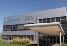 Rizobacter canjeó USD 42,68 millones en obligaciones y extendió sus vencimientos hasta 2029 Edificio del Centro de Excelencia e Innovación (CEN) de Rizobacter en Argentina, sede de investigación y desarrollo biotecnológico para el sector agropecuario, con fachada moderna y acceso principal.