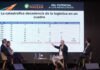 Ferrocarriles que no crecen, camiones que colapsan y una hidrovía que se licitó: el debe logístico del agro argentino en Maizar 2026 Panel de especialistas durante el Congreso Maizar analizando la evolución de la logística y el transporte de granos en Argentina, con una presentación técnica proyectada en pantalla gigante.