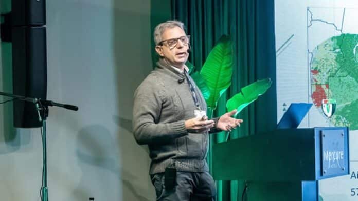 Esteban Ciarlo, coordinador técnico de Fertilizar AC, durante una presentación sobre fertilización y manejo de suelos en el Simposio Regional Fertilidad 2026.