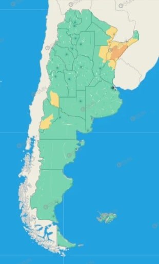 Mapa de alertas meteorológicas del Servicio Meteorológico Nacional en Argentina con zonas bajo alerta por tormentas y lluvias intensas en el NEA y Litoral.