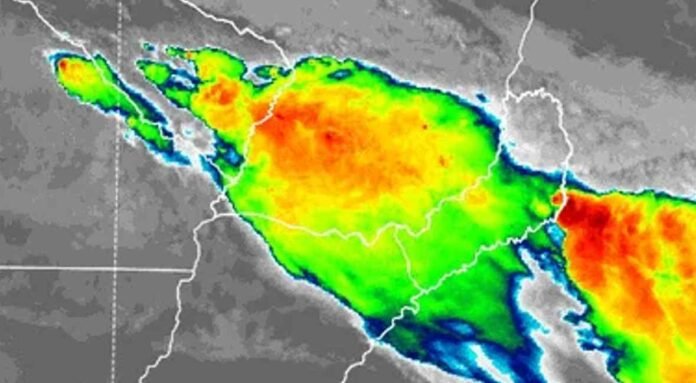 Imagen satelital con nubosidad convectiva intensa sobre el norte argentino y países limítrofes, mostrando tormentas fuertes con alta actividad.
