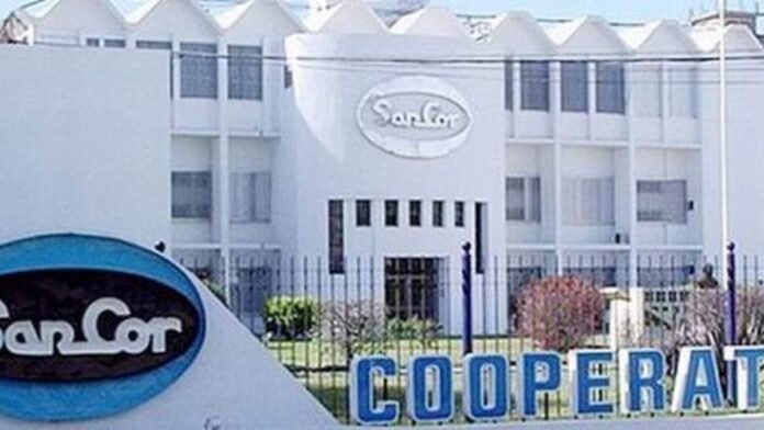 Frente de la planta de SanCor, empresa láctea argentina vinculada a la producción lechera y cooperativa.