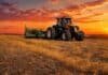 Sembradoras e implementos crecen, pero tractores y cosechadoras caen: el arranque dispar de la maquinaria agrícola en 2026 tractor-sembradora-atardecer-campo-agricola-siembra-directa-ruralnet