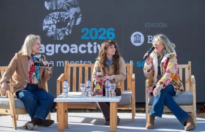 Panel de mujeres referentes del sector agropecuario durante una actividad desarrollada en Agroactiva 2026.