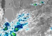 Aviso meteorológico: tormenta fuerte en Santa Fe y Córdoba con granizo y ráfagas Imagen satelital meteorológica que muestra áreas de tormentas y nubosidad intensa sobre el centro y norte de Argentina, asociadas a un aviso meteorológico por lluvias y tormentas de variada intensidad