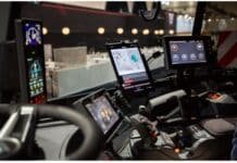 Valtra presenta en Agroactiva 2026 el Talking Tractor: el tractor que habla y responde preguntas con inteligencia artificial Interior de una cabina de tractor de última generación equipada con pantallas digitales, sistemas de guiado automático y herramientas de agricultura de precisión.