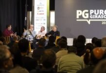 Del mercado al lote: el conocimiento que potencia la producción de girasol Panel de especialistas durante una jornada técnica agropecuaria ante un auditorio colmado de productores y profesionales del sector