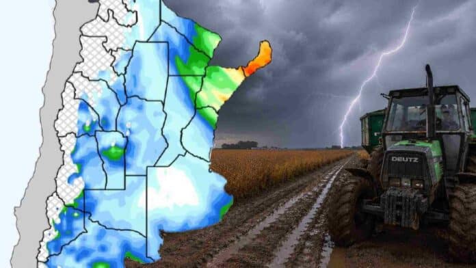 Mapa del pronóstico de lluvias acumuladas en Argentina hasta el 6 de julio, acompañado por un lote de soja maduro con un tractor Deutz encajado en el barro bajo una tormenta con relámpagos, ilustrando el impacto de las precipitaciones sobre la campaña agrícola.
