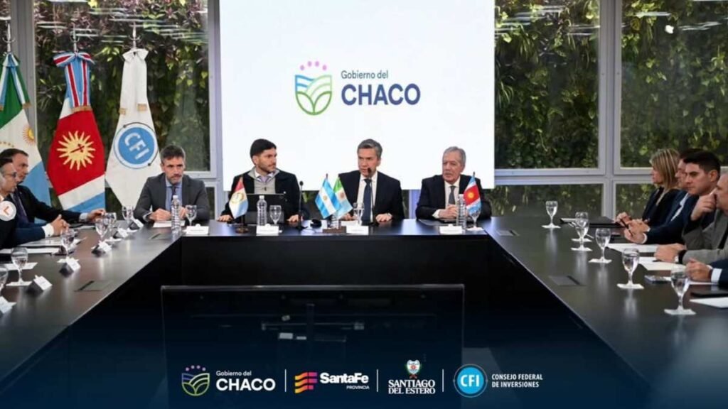 Reunión de gobernadores y funcionarios nacionales en la provincia del Chaco para analizar políticas de desarrollo productivo e inversiones regionales.