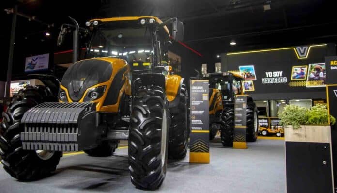 Stand de Valtra en la Expo