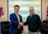 Huawei y Agricultores Federados Argentinos apuestan a digitalizar el campo Representantes de Huawei y Agricultores Federados Argentinos estrechan sus manos durante la firma de un acuerdo de cooperación para impulsar la transformación digital del agro argentino.