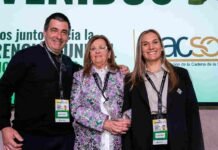 La soja argentina suma evidencia para competir en mercados de mayor valor Especialistas del INTA y ASAGA durante el Seminario ACSOJA, donde presentaron un estudio sobre calidad nutricional de la soja argentina.