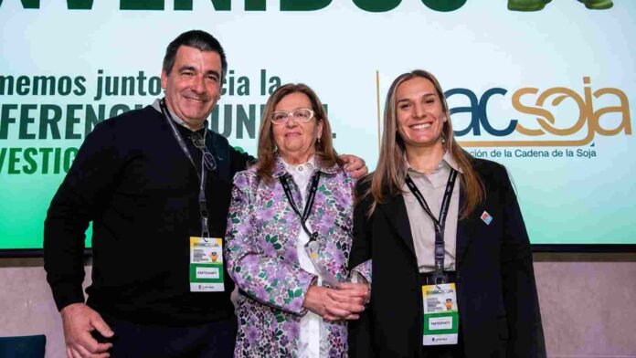 Especialistas del INTA y ASAGA durante el Seminario ACSOJA, donde presentaron un estudio sobre calidad nutricional de la soja argentina.