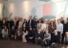 CAPROVE reafirmó su liderazgo con Wauters al frente y trabajó con el SENASA los desafíos regulatorios del sector Grupo de representantes del sector veterinario y agropecuario reunidos en una sala institucional durante un encuentro de trabajo.