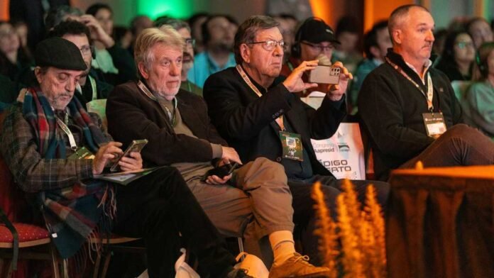Asistentes siguen una disertación durante el Congreso Aapresid 2026 en Rosario.
