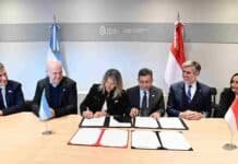 Argentina abrió el mercado de Indonesia para exportar carne bovina y lácteos Autoridades de Argentina e Indonesia firman un acuerdo de cooperación agropecuaria en la Secretaría de Agricultura, Ganadería y Pesca.