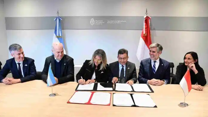 Autoridades de Argentina e Indonesia firman un acuerdo de cooperación agropecuaria en la Secretaría de Agricultura, Ganadería y Pesca.
