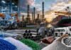 El Gobierno avanzó con la eliminación de los derechos de exportación industriales Planta industrial, puerto de exportación, camiones y materias primas manufactureras, en una escena que representa la producción industrial argentina.