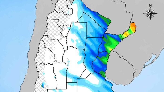 Mapa de pronóstico de lluvias para Argentina con escala de colores que muestra la distribución prevista de precipitaciones, destacando los mayores acumulados sobre el noreste y el este del país.