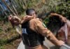 La encontraron agotada en el medio de un arroyo y la rescataron: la yegua preñada que sobrevivió gracias a la Brigada Rural Personal uniformado participa del rescate de un caballo atrapado entre el barro y la vegetación de una zona de humedales.