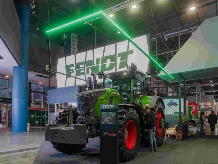 Tractor Fendt 700 Vario exhibido en el stand de la marca durante la Expo Rural de Palermo 2026.