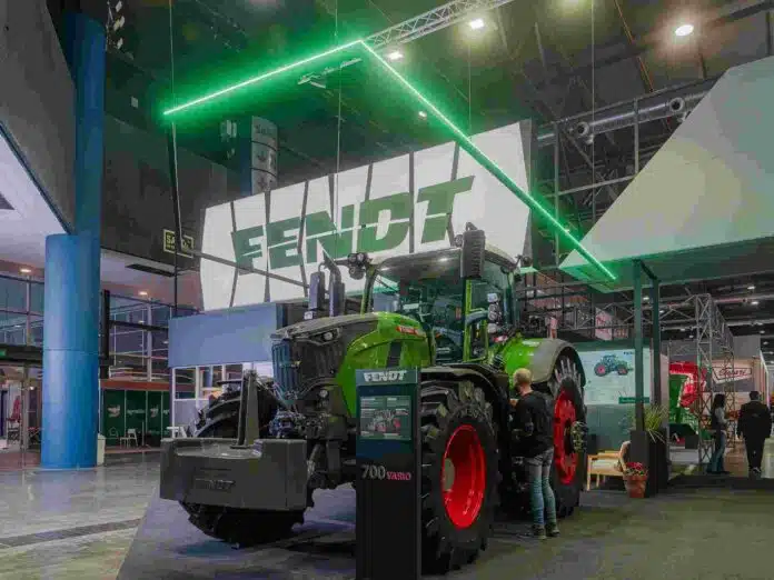 Tractor Fendt 700 Vario exhibido en el stand de la marca durante la Expo Rural de Palermo 2026.