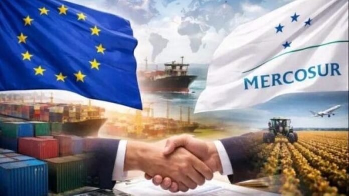 Banderas del Mercosur y la Unión Europea junto a una imagen de comercio internacional y producción agropecuaria, en referencia al acuerdo entre ambos bloques.
