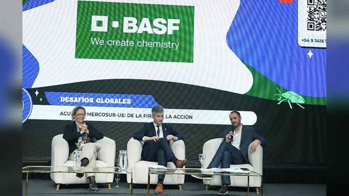 acuerdo-mercosur-union-europea-panel-basf Panelistas analizan el acuerdo Mercosur-Unión Europea durante una jornada sobre desafíos globales.