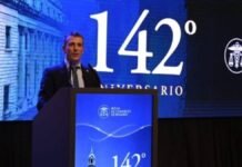 Bortolato: “Queremos una Bolsa abierta al país y cercana a sus socios” Acto por el 142° aniversario de la Bolsa de Comercio de Rosario, con un discurso en el escenario principal.