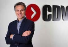 Argentina busca exportar más proteínas animales y la sanidad aparece como un factor decisivo Fernando Matticoli, director Comercial de CDV, frente al logo de la compañía.