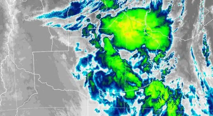 imagen-satelital-tormentas-centro-este-argentina Imagen satelital con núcleos de tormenta sobre el centro y este de Argentina, donde rigen avisos por lluvias intensas, ráfagas y granizo.