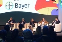 INIAs del Cono Sur debaten cómo escalar la innovación agropecuaria regional Panel de especialistas en la Sala Bayer durante una actividad del Congreso Aapresid.