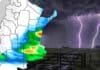 El mapa de lluvias cambia en dos etapas hasta el 17 de agosto Mapa del pronóstico de lluvias en Argentina junto a una tormenta con lluvias intensas y relámpagos sobre un campo.
