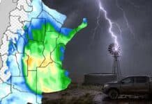 Las lluvias ganan fuerza hasta el 24 de agosto: dónde se esperan los mayores acumulados. Pronóstico de lluvias en Argentina hasta el 24 de agosto de 2026 junto a una tormenta rural con relámpago, molino, tanque australiano y camioneta embarrada.