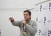 Rosgan cerró Aapresid con 1.500 cabezas y terneros hasta $6.020 por kilo Representante de Pastore y Cía. durante el remate de Rosgan en el Congreso Aapresid 2026.