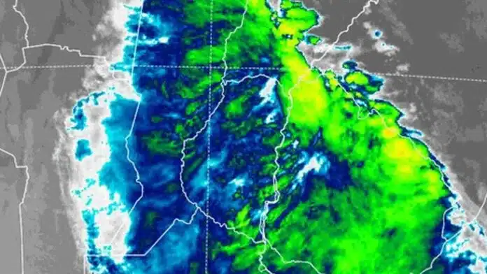 tormentas-chaco-corrientes-santa-fe-1200x675 Imagen satelital de tormentas fuertes sobre Chaco, Corrientes y el norte de Santa Fe, con lluvias intensas, ráfagas y posible granizo.