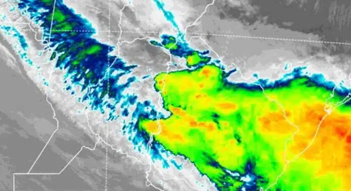 tormentas-fuertes-granizo-entre-rios-smn Imagen satelital de un sistema de tormentas fuertes sobre Entre Ríos, donde el SMN emitió avisos por lluvias intensas, ráfagas y posible caída de granizo.
