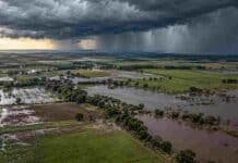 La Secretaría de Agricultura lanzó una web centralizada con toda la información sobre El Niño 2026/2027 Campos agrícolas anegados bajo lluvias intensas asociadas al fenómeno El Niño, con tormentas sobre una zona productiva de Argentina.